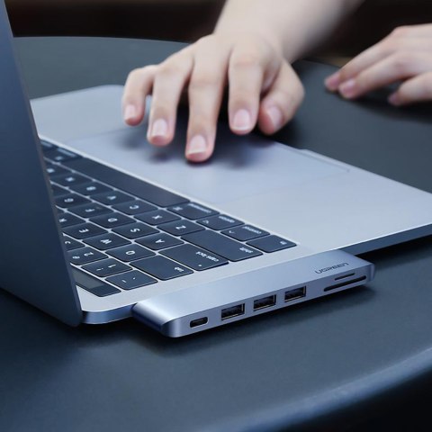 Adapter HUB do MacBook Pro / Air 2x USB-C na 3x USB 3.0 / TF / SD / USB-C - szary Adapter HUB do MacBook Pro / Air 2x USB-C na 3x USB 3.0 / TF / SD / USB-C - szary