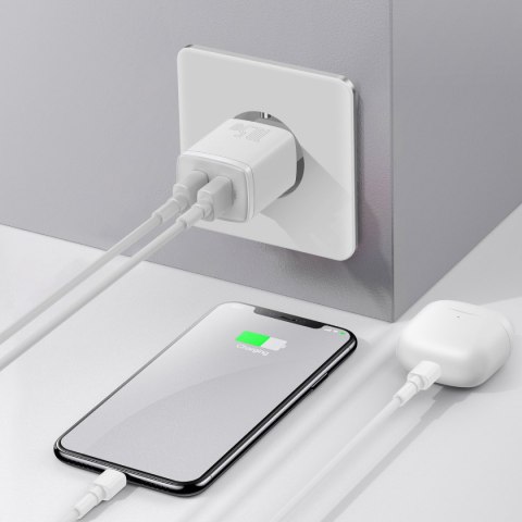 Mała ładowarka sieciowa Compact 2x USB 10.5W biały Mała ładowarka sieciowa Compact 2x USB 10.5W biały
