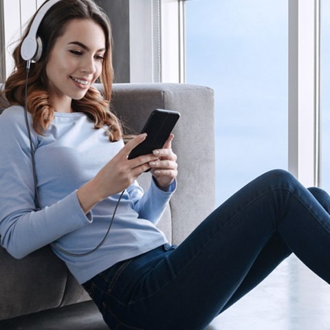 Kabel przewód audio w oplocie USB-C - mini jack 3.5mm 1m szary Kabel przewód audio w oplocie USB-C - mini jack 3.5mm 1m szary