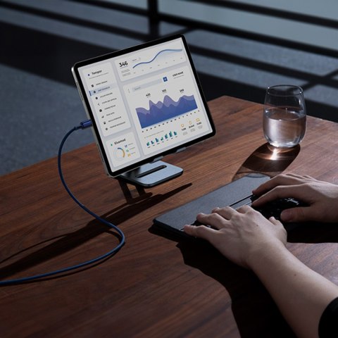 Kabel przewód Tungsten Gold USB-C - USB-C 100W 2m - granatowy Kabel przewód Tungsten Gold USB-C - USB-C 100W 2m - granatowy