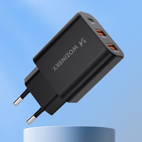 Ładowarka sieciowa 30W USB-C 2x USB-A - czarny Ładowarka sieciowa 30W USB-C 2x USB-A - czarny