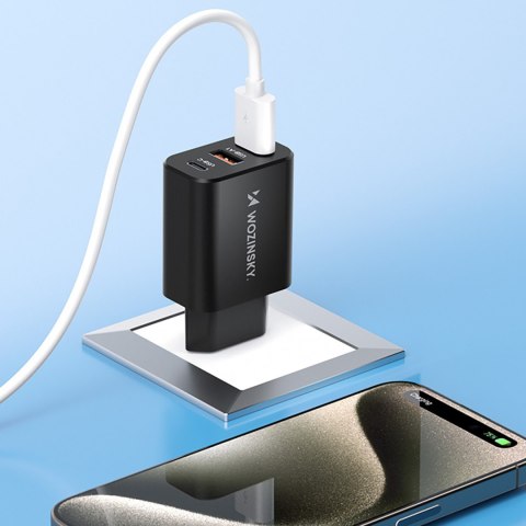 Ładowarka sieciowa 30W USB-C 2x USB-A - czarny Ładowarka sieciowa 30W USB-C 2x USB-A - czarny