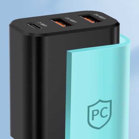 Ładowarka sieciowa 30W USB-C 2x USB-A - czarny Ładowarka sieciowa 30W USB-C 2x USB-A - czarny
