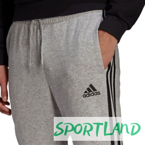 Spodnie adidas Essentials Fleece M GK8824 L Spodnie adidas Essentials Fleece M GK8824 L
