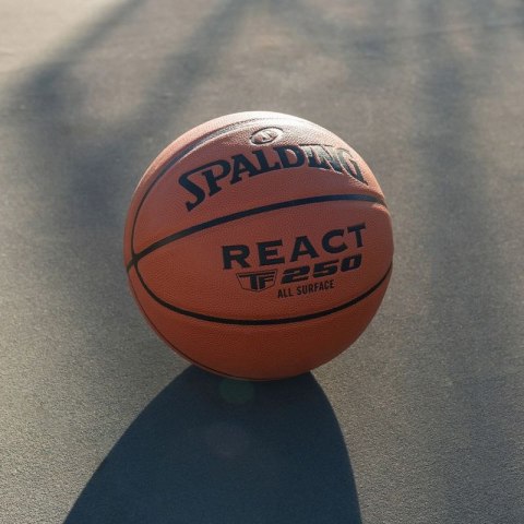 Piłka do koszykówki Spalding React TF-250 76803Z 5 Piłka do koszykówki Spalding React TF-250 76803Z 5