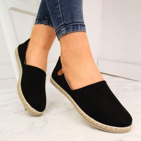 Espadryle slip on z wycięciami NEWS W EVE270A czarne 37 Espadryle slip on z wycięciami NEWS W EVE270A czarne 37