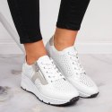 Półbuty skórzane na koturnie Rieker W N6304-80 białe 39