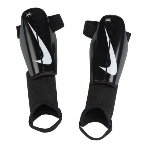 Ochraniacze piłkarskie Nike Charge DX4610-010 M (160-170cm)