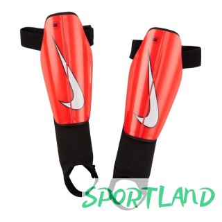 Ochraniacze piłkarskie Nike Charge DX4610-635 S (150-160cm)