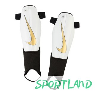 Ochraniacze piłkarskie Nike Charge DX4608-101 L (170-180cm)