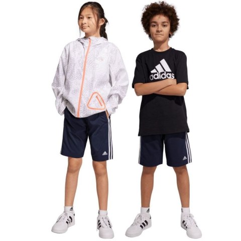 Spodenki adidas Essentials 3-Stripes Woven Jr IC6822 164cm Spodenki adidas Essentials 3-Stripes Woven Jr IC6822 164cm