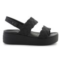 Sandały Crocs Brooklyn Woven Low Wedge W 209977-060 EU 38/39