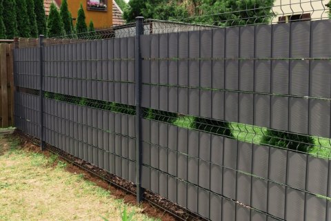 Taśma ogrodzeniowa ROLKA 26mb BASIC 19cm PROTECTO™ GRAFIT Taśma ogrodzeniowa ROLKA 26mb BASIC 19cm PROTECTO™ GRAFIT