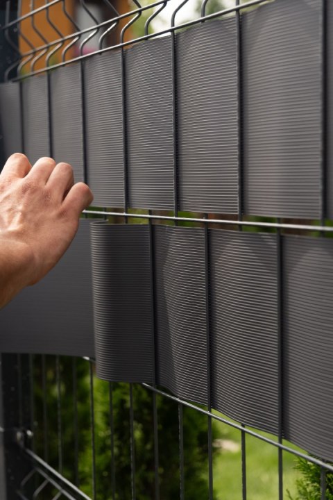 Taśma ogrodzeniowa PASKI 6 x 2,55mb ORANGE 19cm PROTECTO™ GRAFIT + 12 klipsów GRATIS Taśma ogrodzeniowa PASKI 6 x 2,55mb ORANGE 19cm PROTECTO™ GRAFIT + 12 klipsów GRATIS