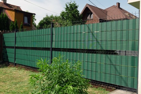 Taśma ogrodzeniowa PASKI 6 x 2,55mb SMART 19cm PROTECTO™ ZIELONA + 12 klipsów GRATIS Taśma ogrodzeniowa PASKI 6 x 2,55mb SMART 19cm PROTECTO™ ZIELONA + 12 klipsów GRATIS
