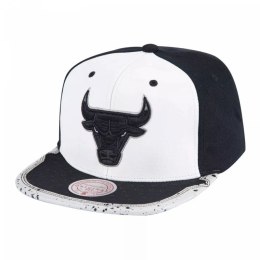 Czapka z daszkiem Mitchell & Ness Chicago Bulls NBA Day One Snapback Bulls 6HSSMM19226-CBUWHBK OSFM