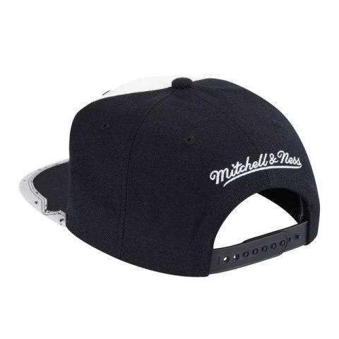 Czapka z daszkiem Mitchell & Ness Chicago Bulls NBA Day One Snapback Bulls 6HSSMM19226-CBUWHBK OSFM Czapka z daszkiem Mitchell & Ness Chicago Bulls NBA Day One Snapback Bulls 6HSSMM19226-CBUWHBK OSFM