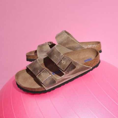Klapki Birkenstock Arizona Soft Footbed Oiled Leather Tabacco Brown narrow wąskie damskie/męskie (0552813) 39.0 Klapki Birkenstock Arizona Soft Footbed Oiled Leather Tabacco Brown narrow wąskie damskie/męskie (0552813) 39.0