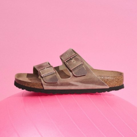 Klapki Birkenstock Arizona Soft Footbed Oiled Leather Tabacco Brown narrow wąskie damskie/męskie (0552813) 40.0 Klapki Birkenstock Arizona Soft Footbed Oiled Leather Tabacco Brown narrow wąskie damskie/męskie (0552813) 40.0