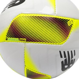Piłka nożna New Balance Geodesa Trainer Mini Football WHN FB23054GWHN 1