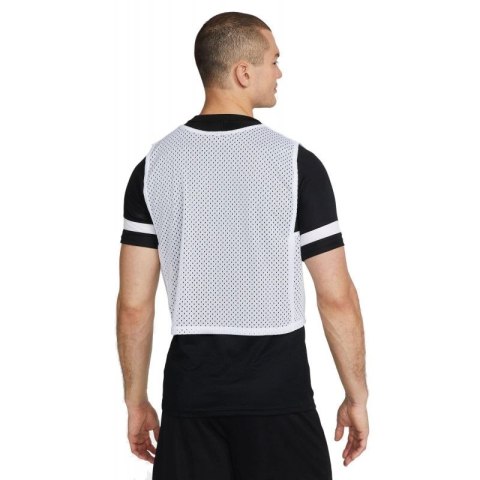 Znacznik treningowy Nike Park 20 DV7425-100 S (173cm) Znacznik treningowy Nike Park 20 DV7425-100 S (173cm)