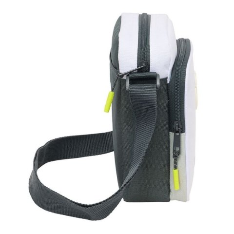 Saszetka na ramię Real Madryt mini shoulder bag 612554672 biały Saszetka na ramię Real Madryt mini shoulder bag 612554672 biały