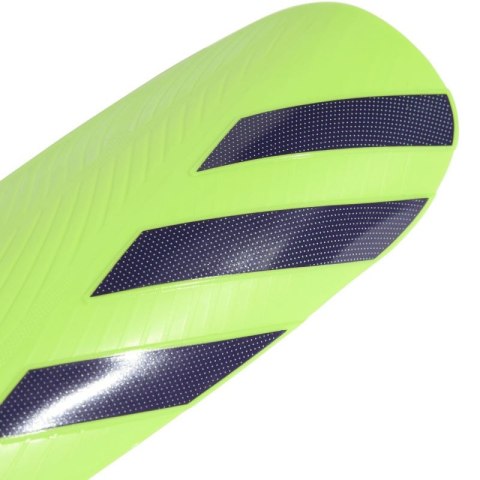 Ochraniacze piłkarskie adidas Tiro Club JD6024 M Ochraniacze piłkarskie adidas Tiro Club JD6024 M