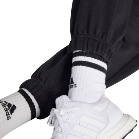 Spodnie adidas Essentials Linear French Terry Cuffed W JC5948 XL Spodnie adidas Essentials Linear French Terry Cuffed W JC5948 XL